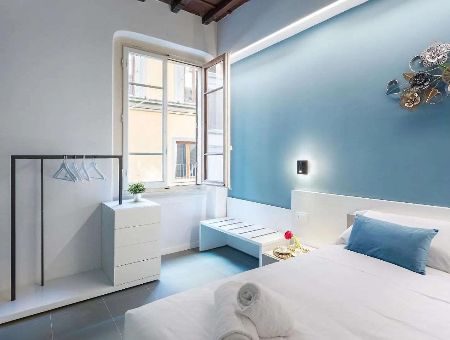 Keys Of Italy - Vigna 8 Blu- Newly Renovated Elegant 2 Bedr - Great Central Location In Florence 0*,  Italy