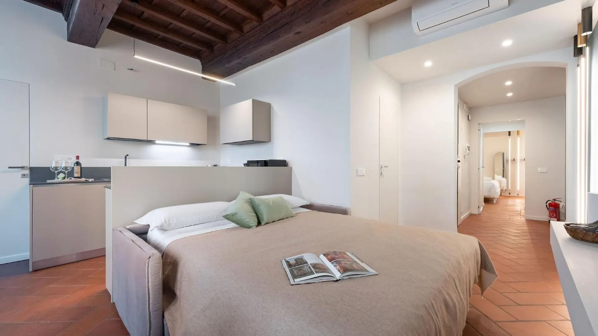 Keys Of Italy - Vigna 8 Blu- Newly Renovated Elegant 2 Bedr - Great Central Location In Florence 0*,  Italy